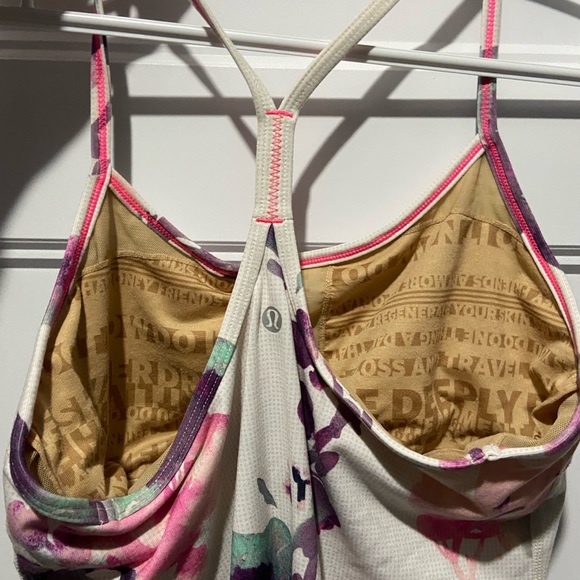 Size 8 Lululemon power Y tank - Picture 2 of 2